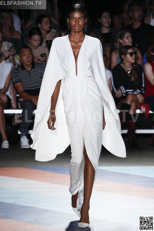 Christian Siriano SS 2017 NYFW access to view full gallery. #ChristianSiriano #NYFW17 Christian Siriano SS 2017 NYFW access to view full gallery. #ChristianSiriano #NYFW17