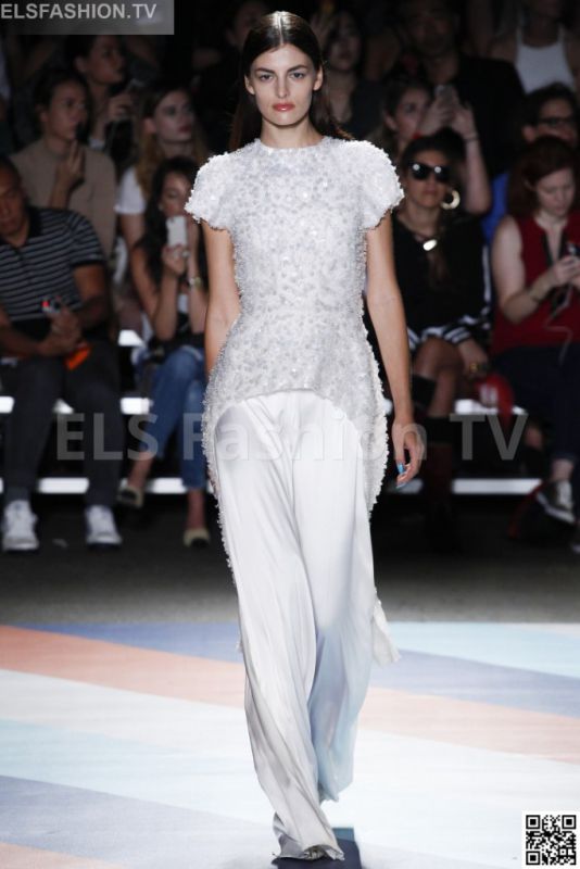 Christian Siriano SS 2017 NYFW access to view full gallery. #ChristianSiriano #NYFW17 Christian Siriano SS 2017 NYFW access to view full gallery. #ChristianSiriano #NYFW17