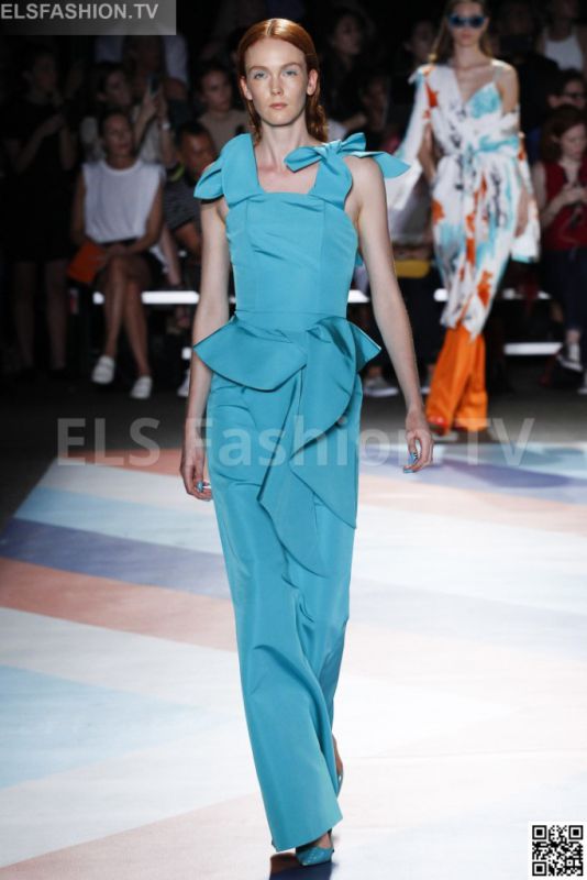 Christian Siriano SS 2017 NYFW access to view full gallery. #ChristianSiriano #NYFW17 Christian Siriano SS 2017 NYFW access to view full gallery. #ChristianSiriano #NYFW17