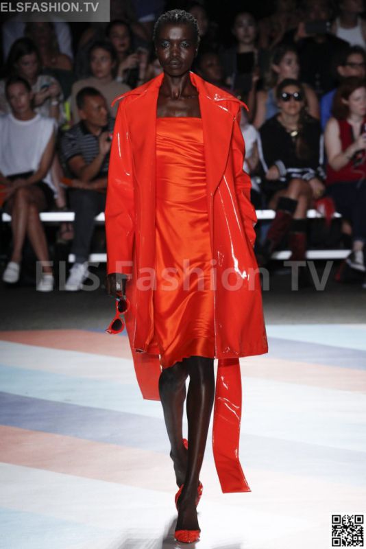 Christian Siriano SS 2017 NYFW access to view full gallery. #ChristianSiriano #NYFW17 Christian Siriano SS 2017 NYFW access to view full gallery. #ChristianSiriano #NYFW17