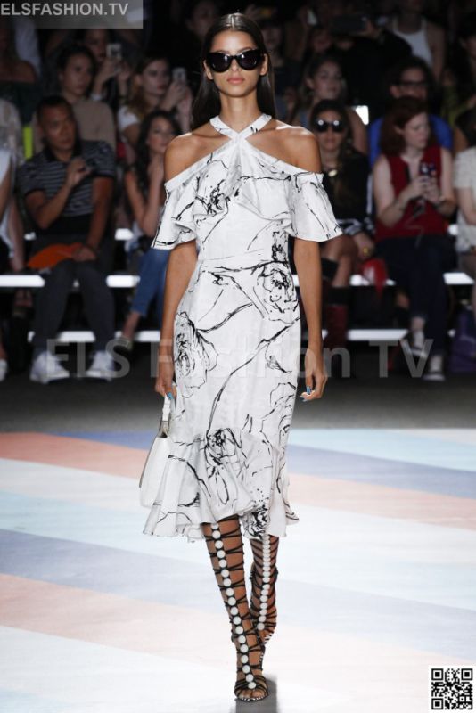 Christian Siriano SS 2017 NYFW access to view full gallery. #ChristianSiriano #NYFW17 Christian Siriano SS 2017 NYFW access to view full gallery. #ChristianSiriano #NYFW17