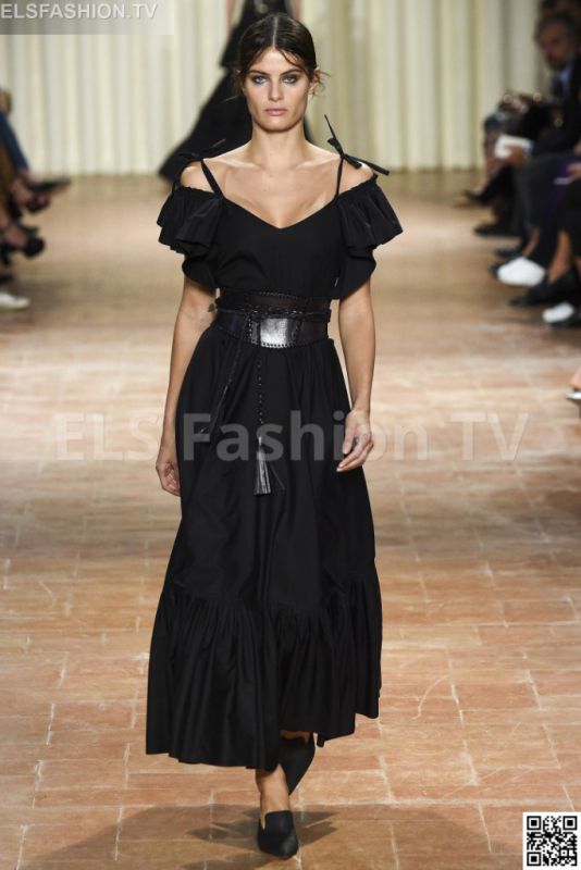 Alberta Ferretti SS 2017 MFW access to view full gallery. #Albertaferretti #MFW17