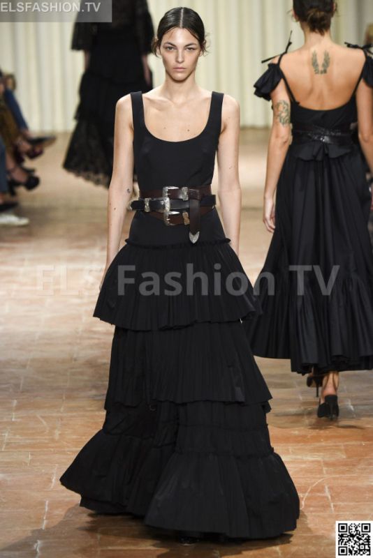 Alberta Ferretti SS 2017 MFW access to view full gallery. #Albertaferretti #MFW17