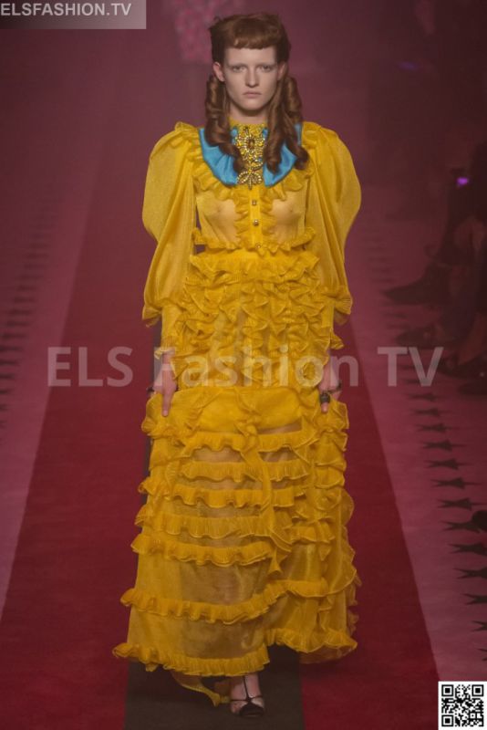 Gucci SS 2017 MFW access to view full gallery. #Gucci #MFW17