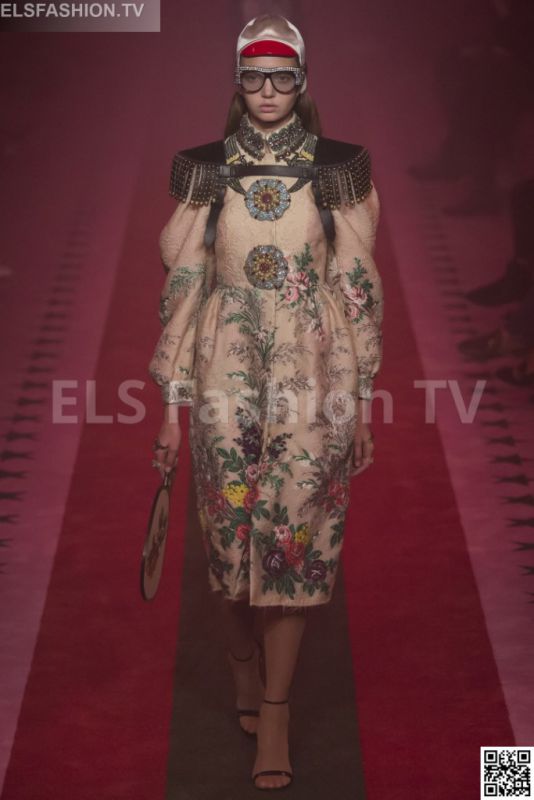 Gucci SS 2017 MFW access to view full gallery. #Gucci #MFW17