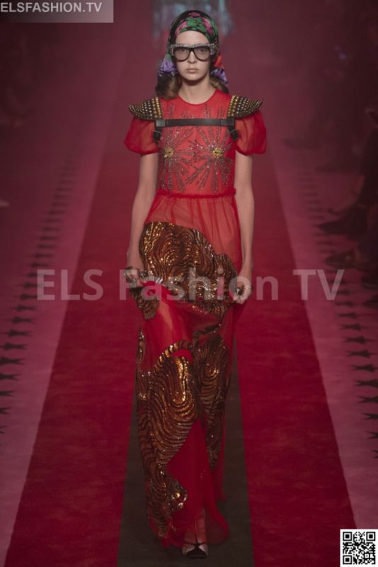 Gucci SS 2017 MFW access to view full gallery. #Gucci #MFW17