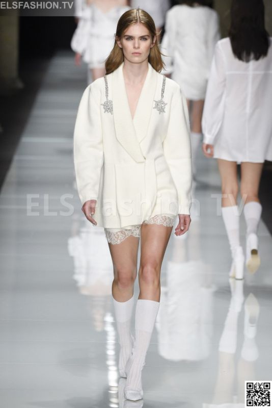 Francesco Scognamiglio SS 2017 MFW access to view full gallery. #FrancescoScognamiglio #MFW17