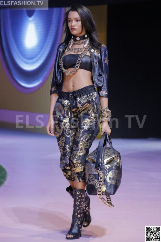 Philipp Plein SS 2017 MFW access to view full gallery. #PhilippPlein #MFW17