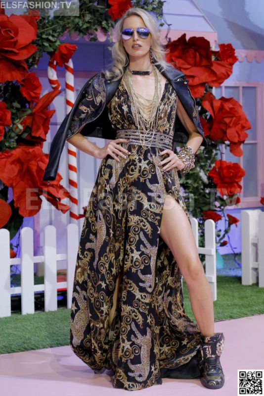 Philipp Plein SS 2017 MFW access to view full gallery. #PhilippPlein #MFW17