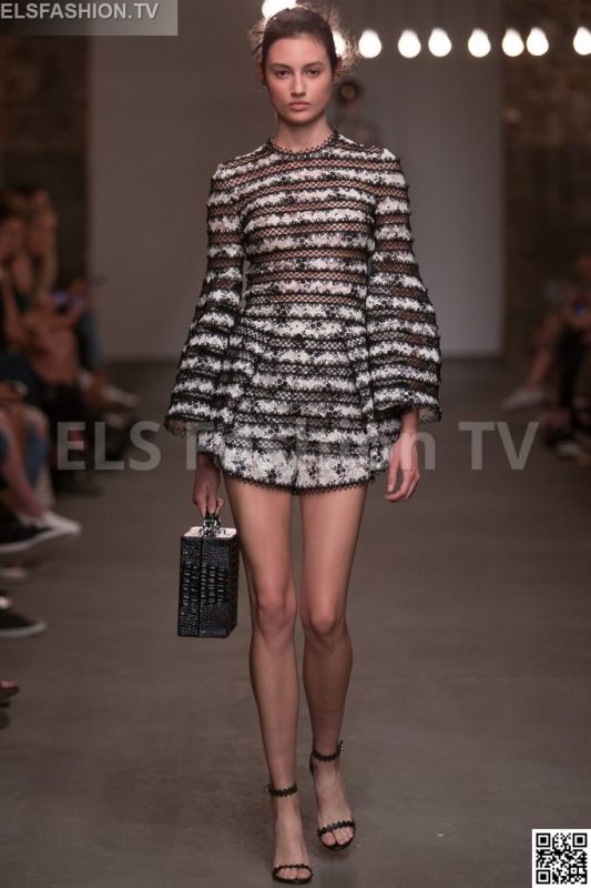 Zimmermann SS 2016 NYFW access to view full gallery. #zimmermann #nyfw15 Zimmermann SS 2016 NYFW access to view full gallery. #zimmermann #nyfw15