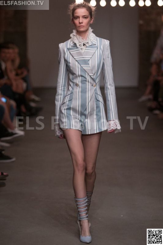 Zimmermann SS 2016 NYFW access to view full gallery. #zimmermann #nyfw15 Zimmermann SS 2016 NYFW access to view full gallery. #zimmermann #nyfw15