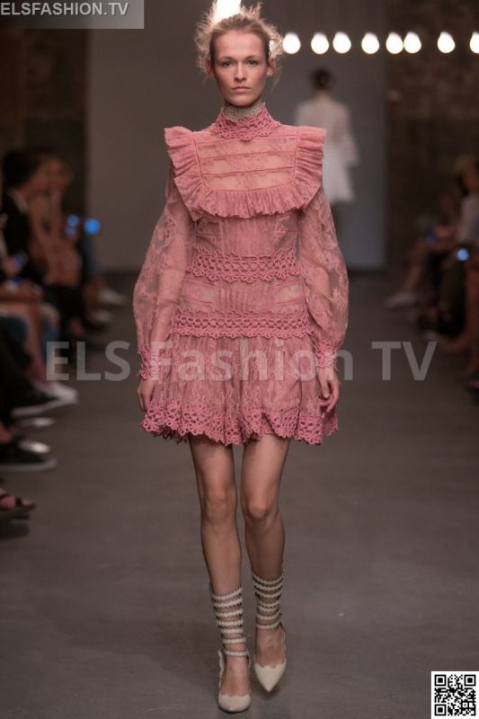 Zimmermann SS 2016 NYFW access to view full gallery. #zimmermann #nyfw15 Zimmermann SS 2016 NYFW access to view full gallery. #zimmermann #nyfw15