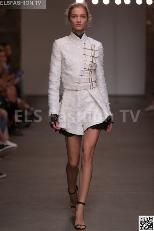 Zimmermann SS 2016 NYFW access to view full gallery. #zimmermann #nyfw15 Zimmermann SS 2016 NYFW access to view full gallery. #zimmermann #nyfw15