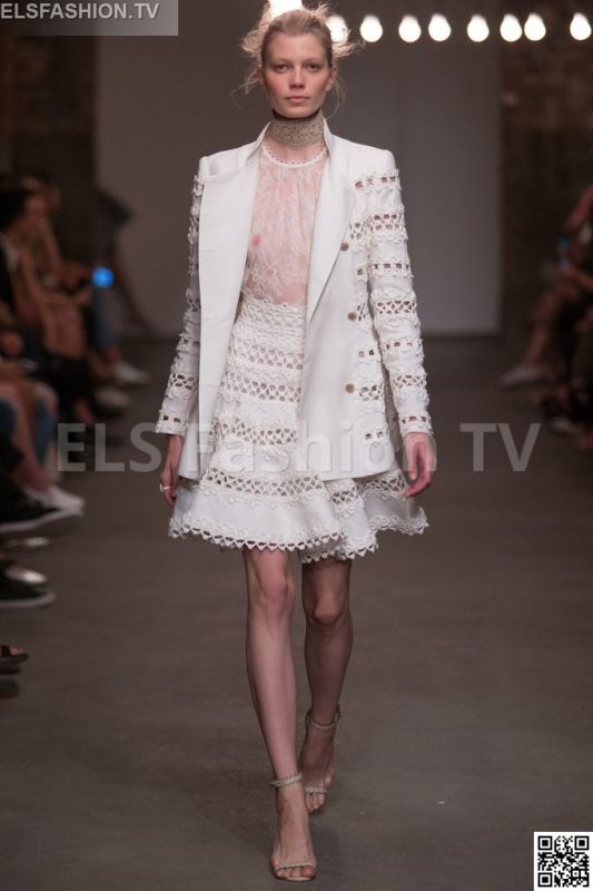 Zimmermann SS 2016 NYFW access to view full gallery. #zimmermann #nyfw15 Zimmermann SS 2016 NYFW access to view full gallery. #zimmermann #nyfw15