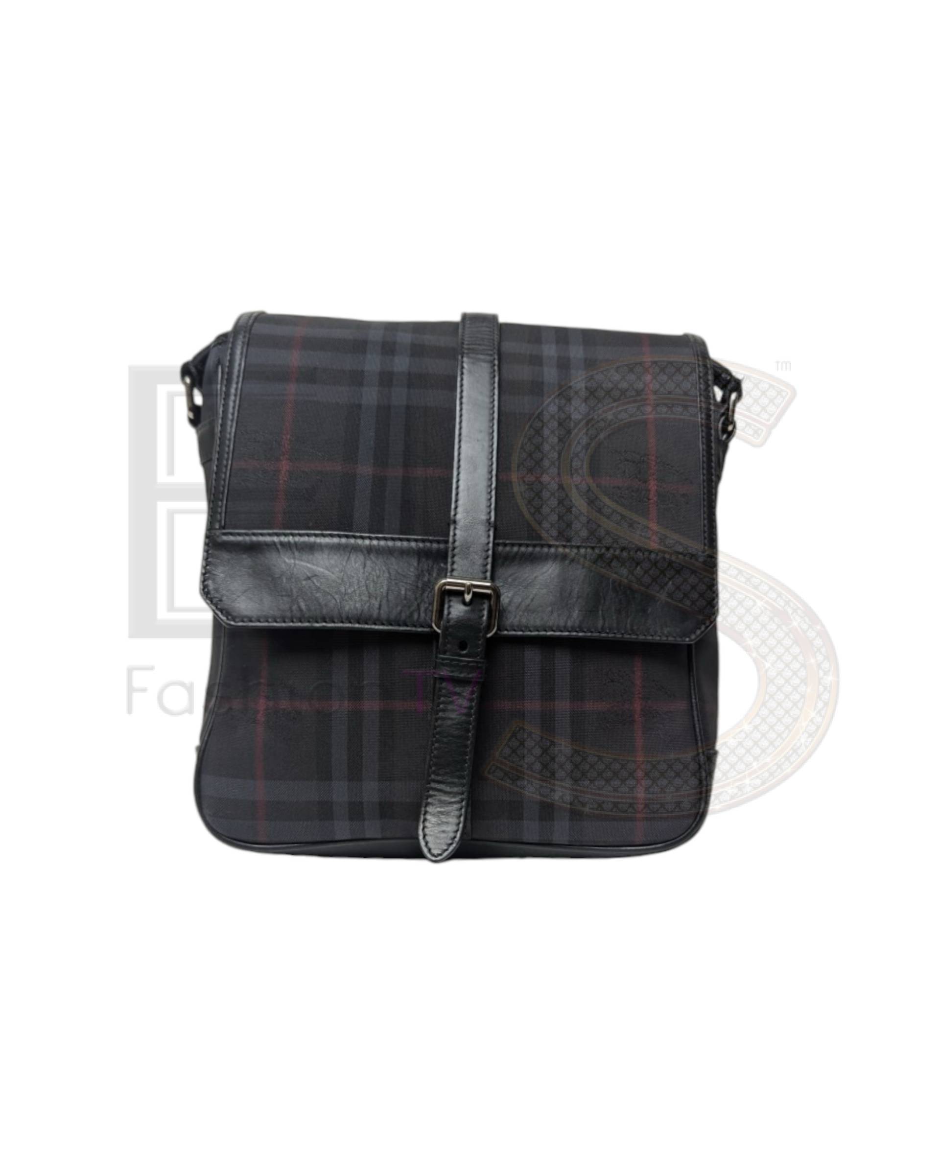 Burberry Messenger Bryett Black Canvas ELS Fashion TV